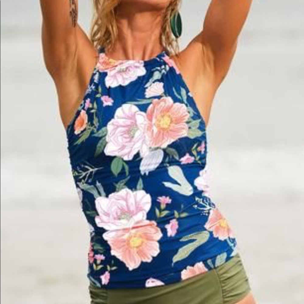 Beachsissi Live Beautifully top